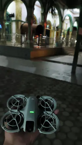 Katanya Dji_neo ngak bagus terbang dimalam hari,Yang tau Alasannya boleh komen @dji_neo  #dji #djiindonesia #goggles #djineo #djineodrone 
