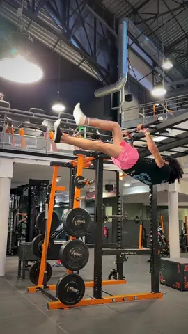 Just for fun 💪🔥 #Fitness #trend #trending #explore #calisthenics 