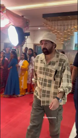 Sunny Deol Visit T-series Ganpati to seek blessing of Bappa✨ #viral #trending #foryou #fyp #explorer 