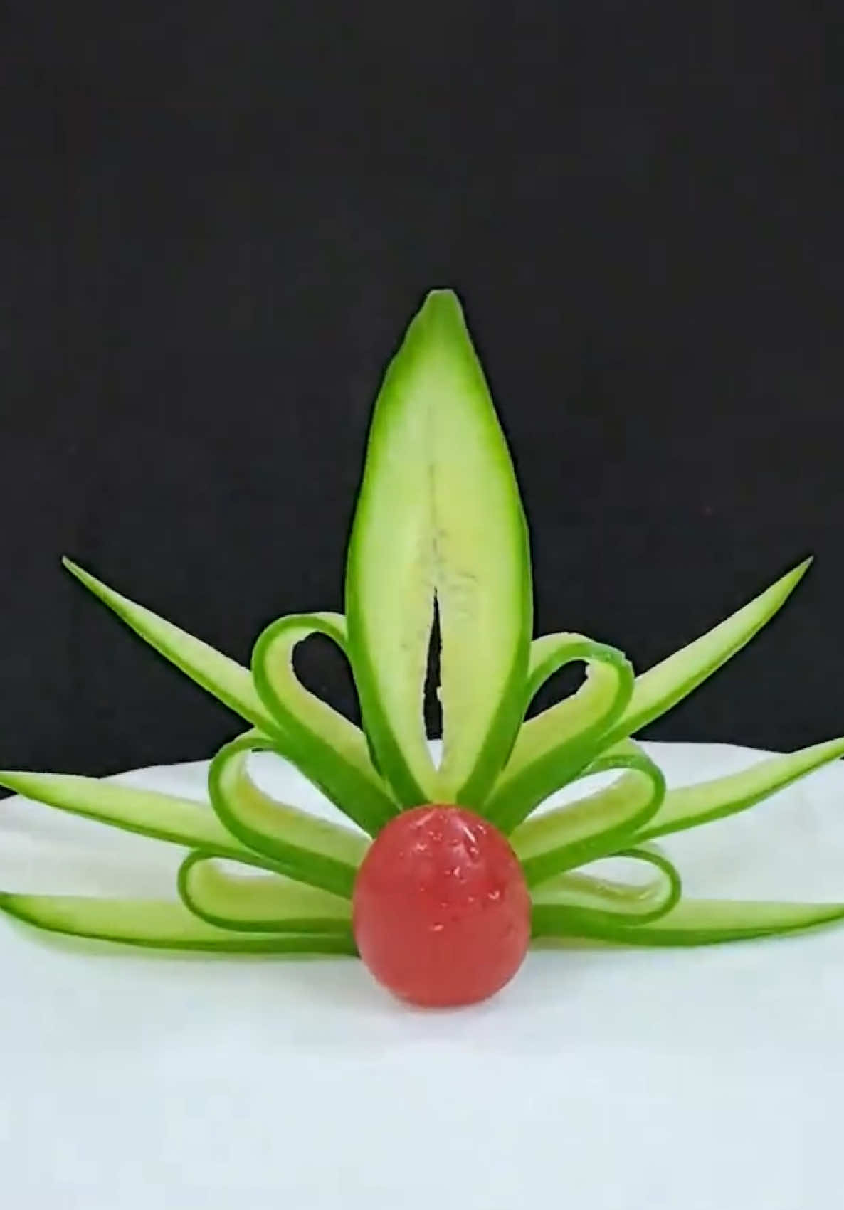 creative cucumber plate decoration😇😇😇#fyp #skills #chef #amazing #creative 