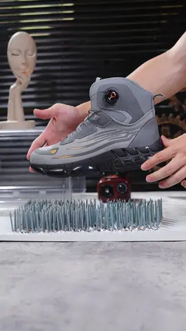 Men's safety shoes,the steel toe of the shoes can protect your feet during work #workershoes #safetyfirst #safetytips #safetyshoes #sneakers   