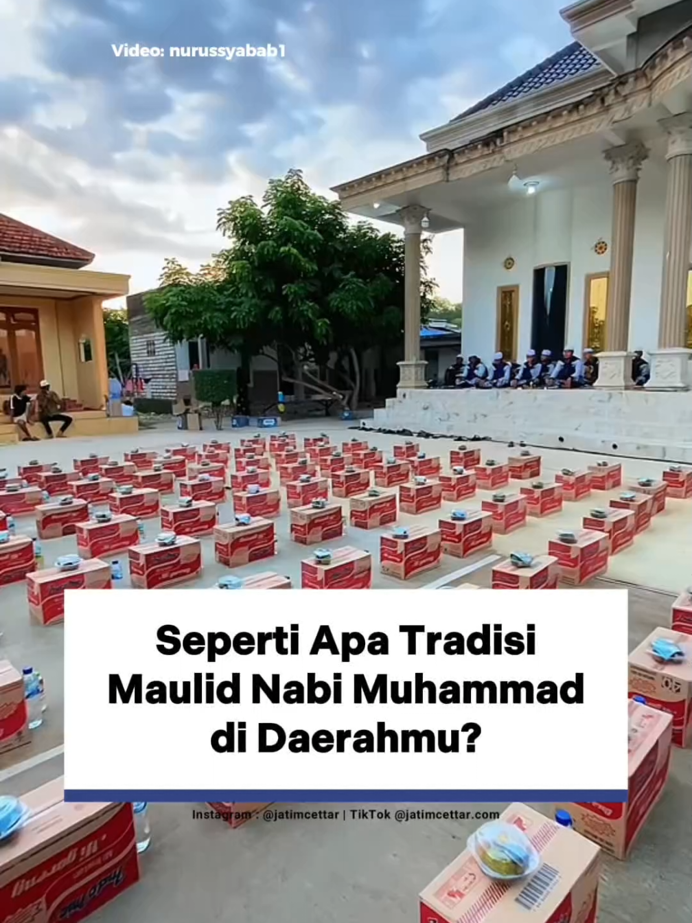 Peringatan Maulid Nabi Muhammad SAW di Jawa Timur tak sekadar diisi doa dan sholawat, tetapi juga diramaikan dengan beragam tradisi khas yang diwariskan turun-temurun di masing-masing daerah. Setiap daerah memiliki cara unik mengekspresikan kecintaan kepada Rasulullah Muhammad SAW. Tradisi-tradisi ini tidak hanya menjadi ajang perayaan, tetapi juga sarana mempererat kebersamaan warga, melestarikan kearifan lokal, serta mengingatkan generasi muda untuk meneladani akhlak Nabi. Lantas, seperti apa tradisinya perayaan Maulid Nabi Muhammad di daerahmu? - Video: TT/nurussyabab1 . #maulidnabi #tradisi #maulid #jawatimur #beritajawatimur 