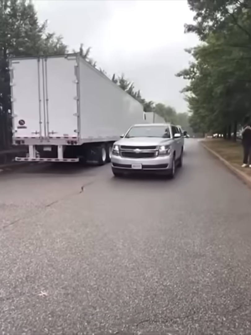 ICE EMPTIES Amazon Warehouse… Prime Orders HALTED as ‘Migrant Workforce’ REMOVED part 1