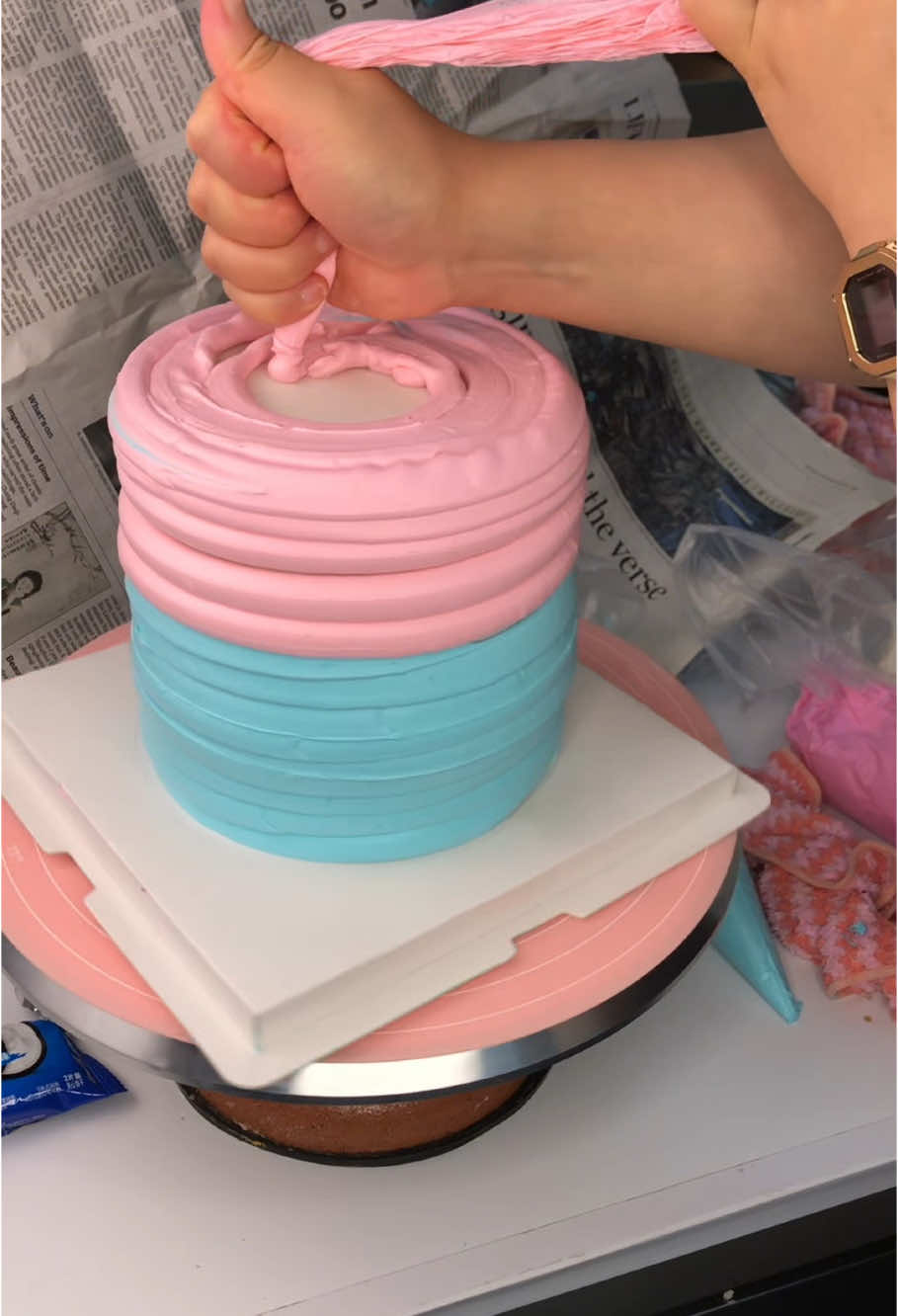 #Capcut diy blue and so cute pink cake #fyp #cake #caketiktok #cakevideo #beautifulcake #cakepiping #diycake #caketutorial 