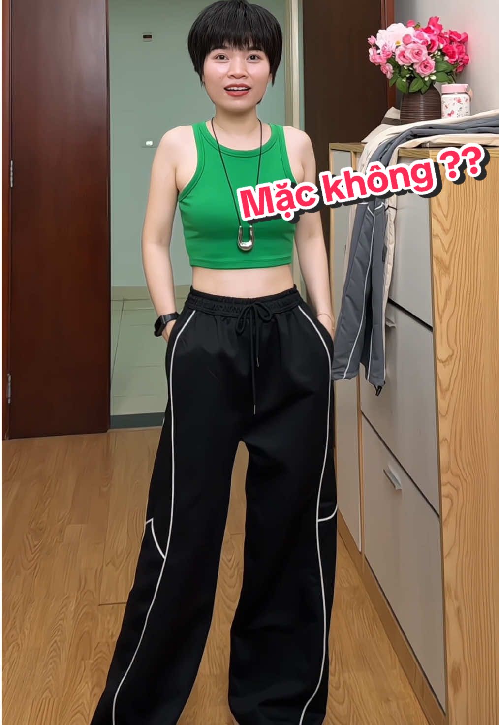 Trả lời @Hồ Thị Trúc Trúc chị ấn giỏ hàng màu vàng góc trái màn hình video để tham khảo đặt mua nhé ạ, mỗi tài khoản được trợ giá khác nhau đó ạ #phuongdunghuong #quankakinamnu #quankakiongsuong #quankakiongrong #quanjoggerkaki 