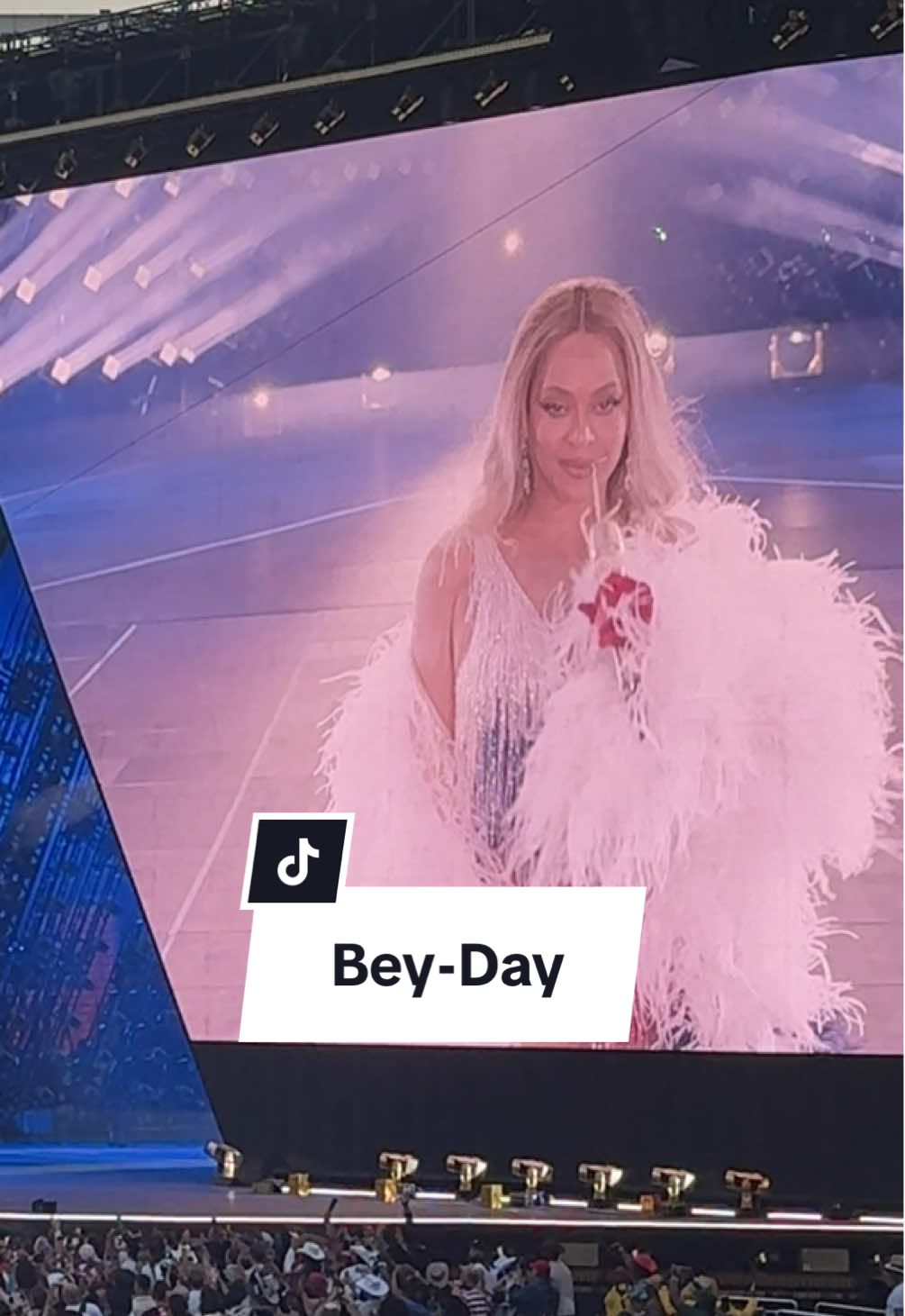 Living through my Cowboy Carter clips today 🥹🐎✨ @Beyoncé @Parkwood Entertainment @CÉCRED #bday #beyday #beyoncé #cowboycarter #beyhive 