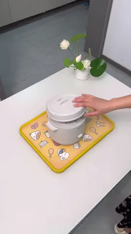 Nếu bạn có một nhóm nhỏ người ăn tối tại nhà, bạn có thể chọn nồi cơm điện #bear có dung tích 1,2 lít, hoàn hảo cho hai người và có thể dùng để nấu súp hoặc cháo! 5 Nồi cơm điện mini #NồiCơmĐiện#ĐồDùngNhàBếp
