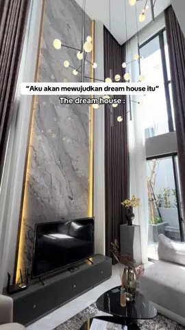 “aku akan mewujudkan dream house itu” Definisi dream house menurutku punya area living + dining yg lega, punya ceiling tinggi dan pastinya ada tamannya. Persis seperti rumah yang satu ini🥹 Dan kalau kalian tau rumah ini juga ada rooftop yang gak kalah cakep✨ 🏠StoneGate Park Type Peony #caripropertidipropie #rumahmewah #dreamhouse #rumahmodernminimalis #citralandsurabaya 