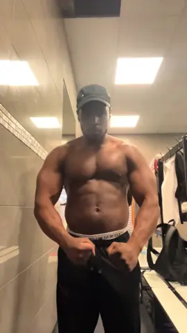 Bulking season.. shoulders and back.. another day in the nasium. #bulking #nodaysoff #GymTok #power 