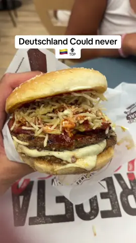 Diese Burger sind 10/10#medellín #travel #goviral #fyp #colombia 