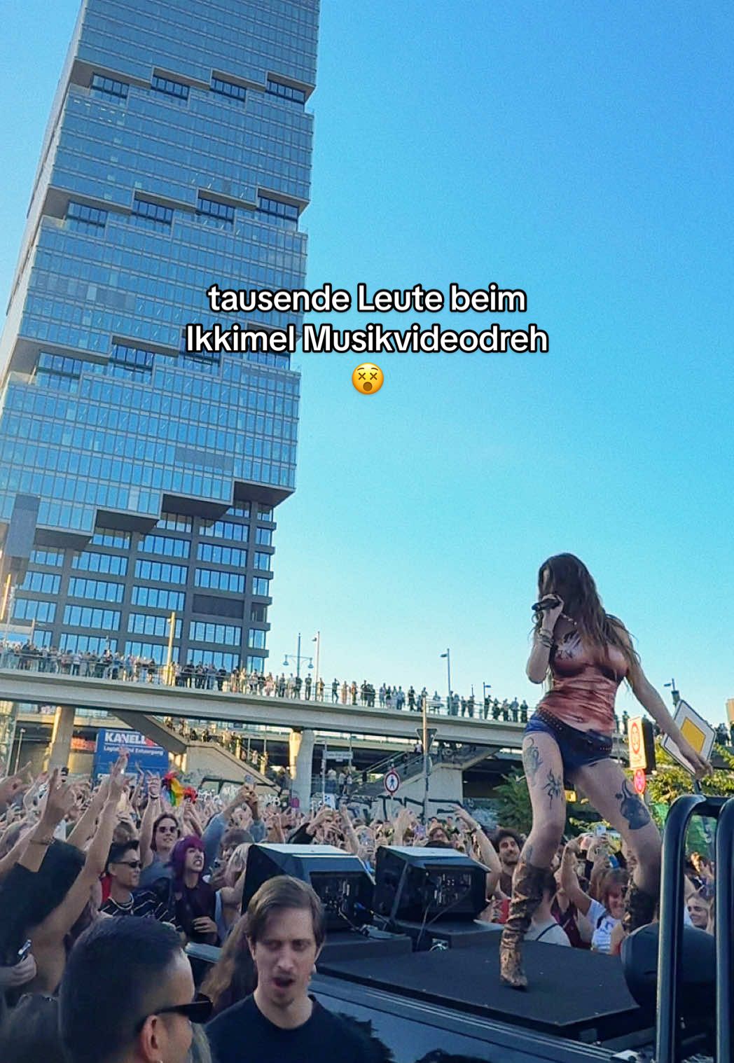 Musikvideodreh von Ikkimel an der Warschauer Straße gestern 🥵🥳 @Ikkimel 