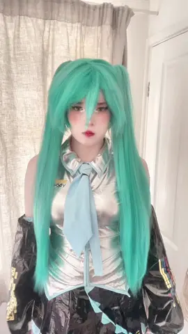 felt super cute in this cosplay aaaa #fyp #cosplay #hatsunemiku #hatsunemikucosplay #femboytiktok 