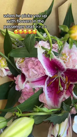#boyfriends #flowers 
