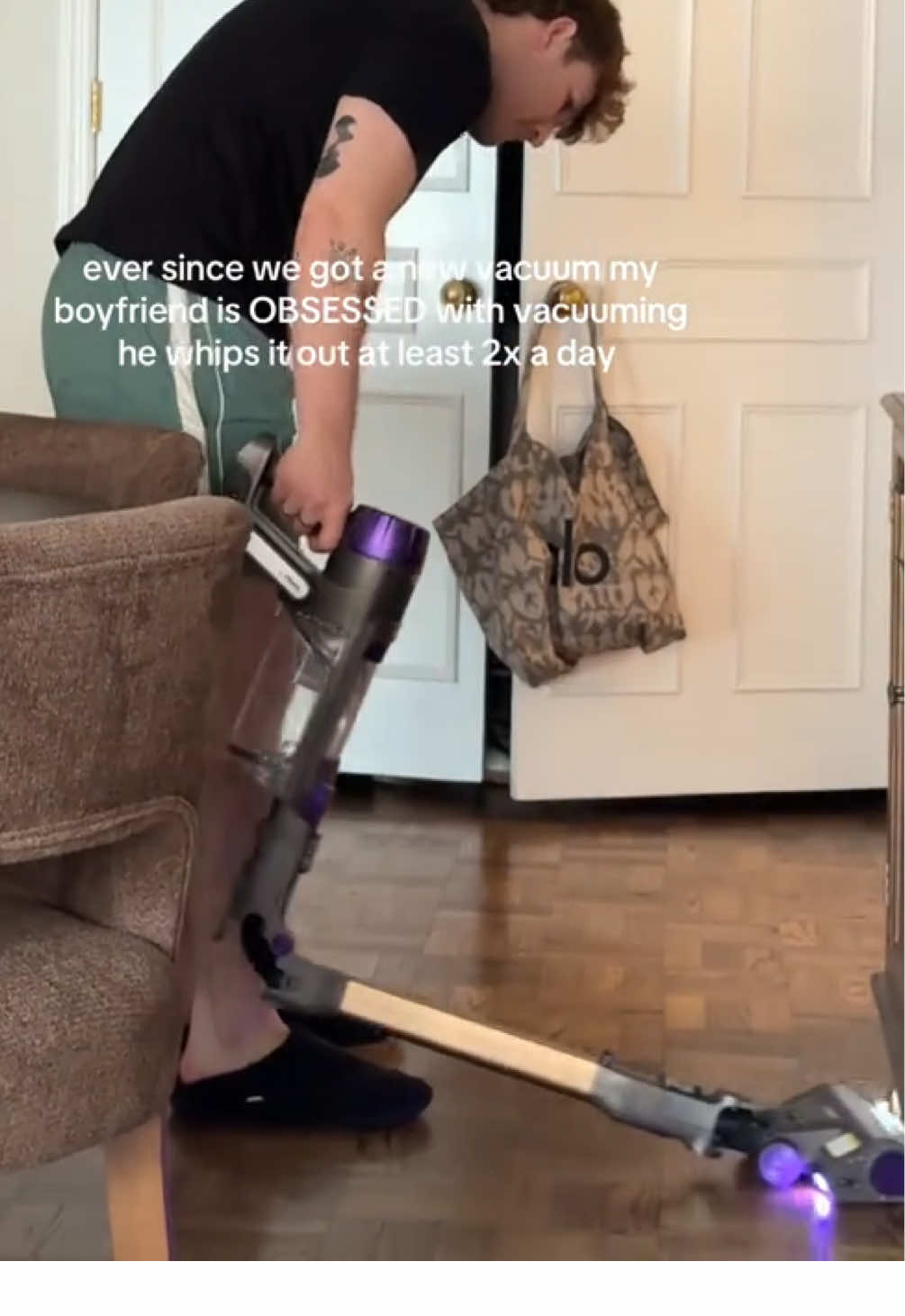 as he should 👏 @Sixtine 🫶🏼  #SharkPowerDetect #cleaninghacks #vacuum #CleanTok 