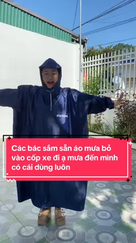 Các bác sắm sẵn áo mưa bỏ vào cốp xe đi ạ mưa đến mình có cái dùng luôn #aomua #aomuachongtham #aomuabo #kiotool #aomuadixemay 