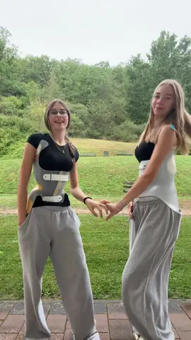 @anna @Mylie #scoliosis #fyp #scoliose #fyfyfyfy #backbrace 