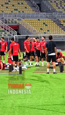 siapa kita?! timnas Indonesia dong - latihan / training hari ini untuk melawan China Taipe laga ujicoba. #timnasindonesia #lagaucljicoba #indo #cinataipe #timnasindonesiaVScinataipe 