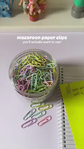 500pcs Macaron Paper Clips for an affordable price!? YES PLEASE! 😍 this is made for your notes, planners, schoolwork, or office desk! these colorful paper clips are durable, multifunctional, and just too cute to resist! 🫶 - Aesthetic Office Supplies - Pastel Stationery for Students & Professionals - Creative Bookmark & Binding Clip #paperclip #macaroons #paperclips #stationery #schoolsupplieshaul 