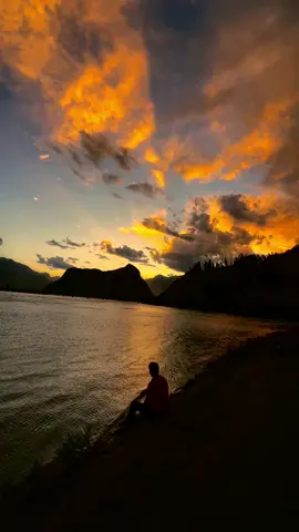 A sky on fire, a heart at peace. | #thestraybird 