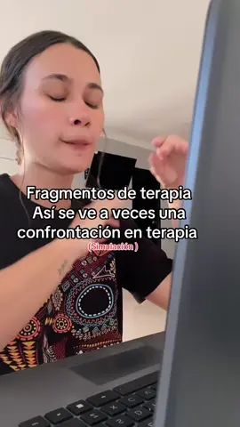 Así se ve a veces la confrontación en terapia , ningún paciente fue grabado. Basado en experiencia de sesiones. Para hacer confrontación se debe tener un rapport establecido con el paciente.  #terapia #terapiaemocional #terapiapsicologica #psicologa #psicologia #psicologaonline #dependenciaemocional #saludmental 