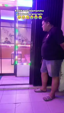 Tag Temenmu ketika hatinya selalu sakit saat idamannya di dekati orang ya 😭😭😭 #CapCut #Fitrohsemarang #semarangstorywa #sevensemarang #fitrohjawatengah 