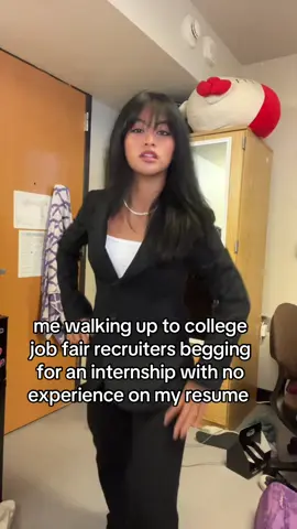 can I just be a hot personality hire please #fyp #college #internship #jobfair 