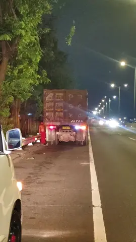 tidak saling kenal tapi saling tolong solidaritas tanpa batas seorang supir #promoseruweekend #pejuangrupiah #drivermudapunyacerita #