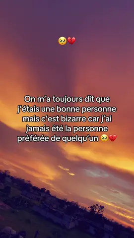 C’est bizarre 💔🥹#senegalaise_tik_tok #viralvideos #viralditiktok 