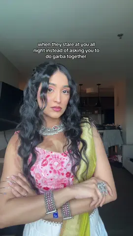 j need someone to do garba w me like my bhabi and brother🥹 #desi #gujju #indian 