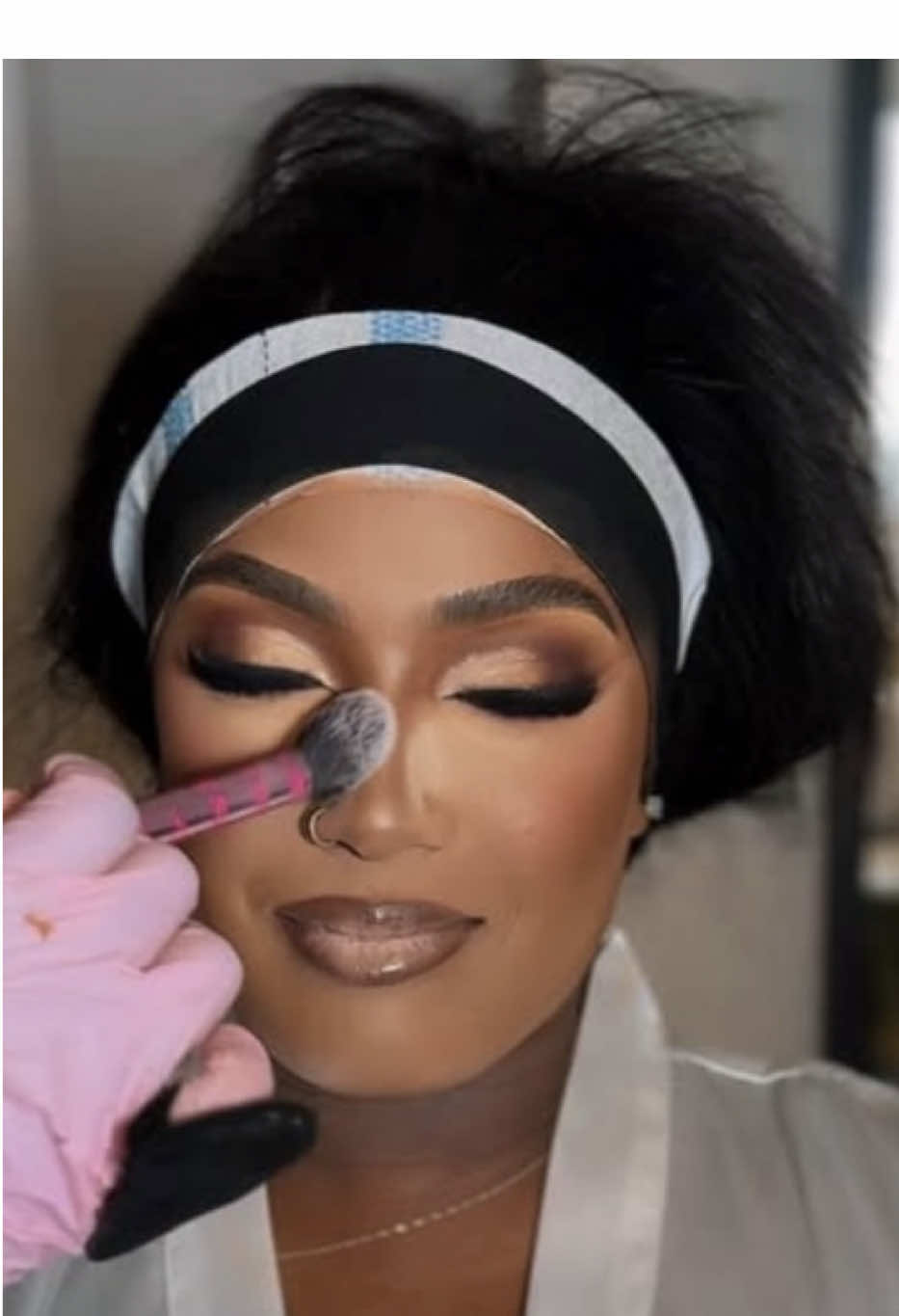 Let’s get my Bride Ready 👰🏾💍💒🥹🫶🏾 #makeup #bride #bridalmakeup #makeuptransformation #londonmua #ukmua 