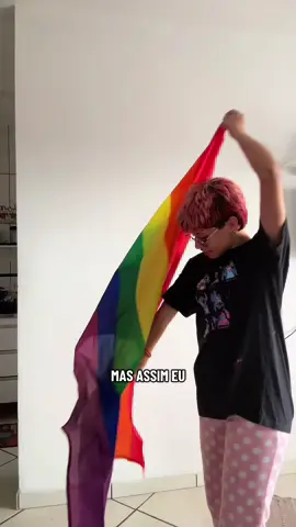 Ser pai e mãe não é escolher o caminho do filho, é caminhar ao lado dele. Amar e aceitar um filho LGBT é dar a ele o que todo ser humano merece: respeito, apoio e liberdade pra ser quem é. ❤️🏳️‍🌈