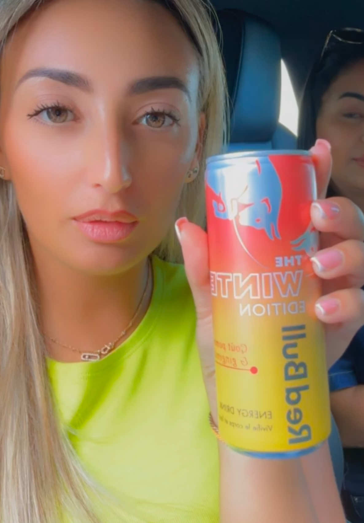 On teste la Red Bull, pomme gingembre 🫚 #pourtoi#redbull#degustation#crashtest#boisson 