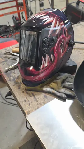 #yeswelder #weldinghelmet #autodarkening #weldinggear #fabricationlife
