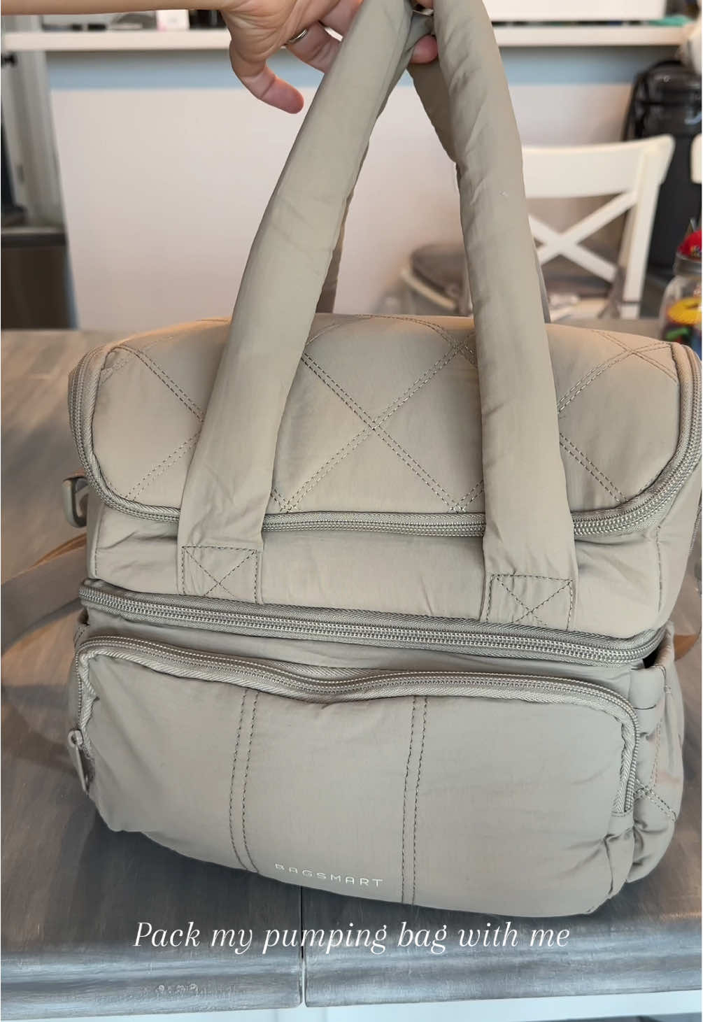 Best ‘pumping bag’ I didn’t even know I needed… fits my whole setup without the bulk 👏 @BAGSMART #TikTokMadeMeBuyIt #momfinds #exclusivelypumping #1sttimemom #momtok 