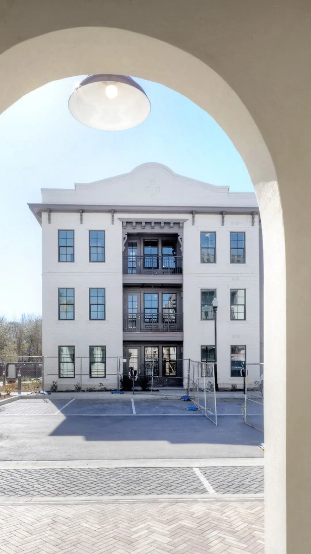 🏙️🌴 Swipe through this sleek apartment complex we brought to life in Nowell Creek.