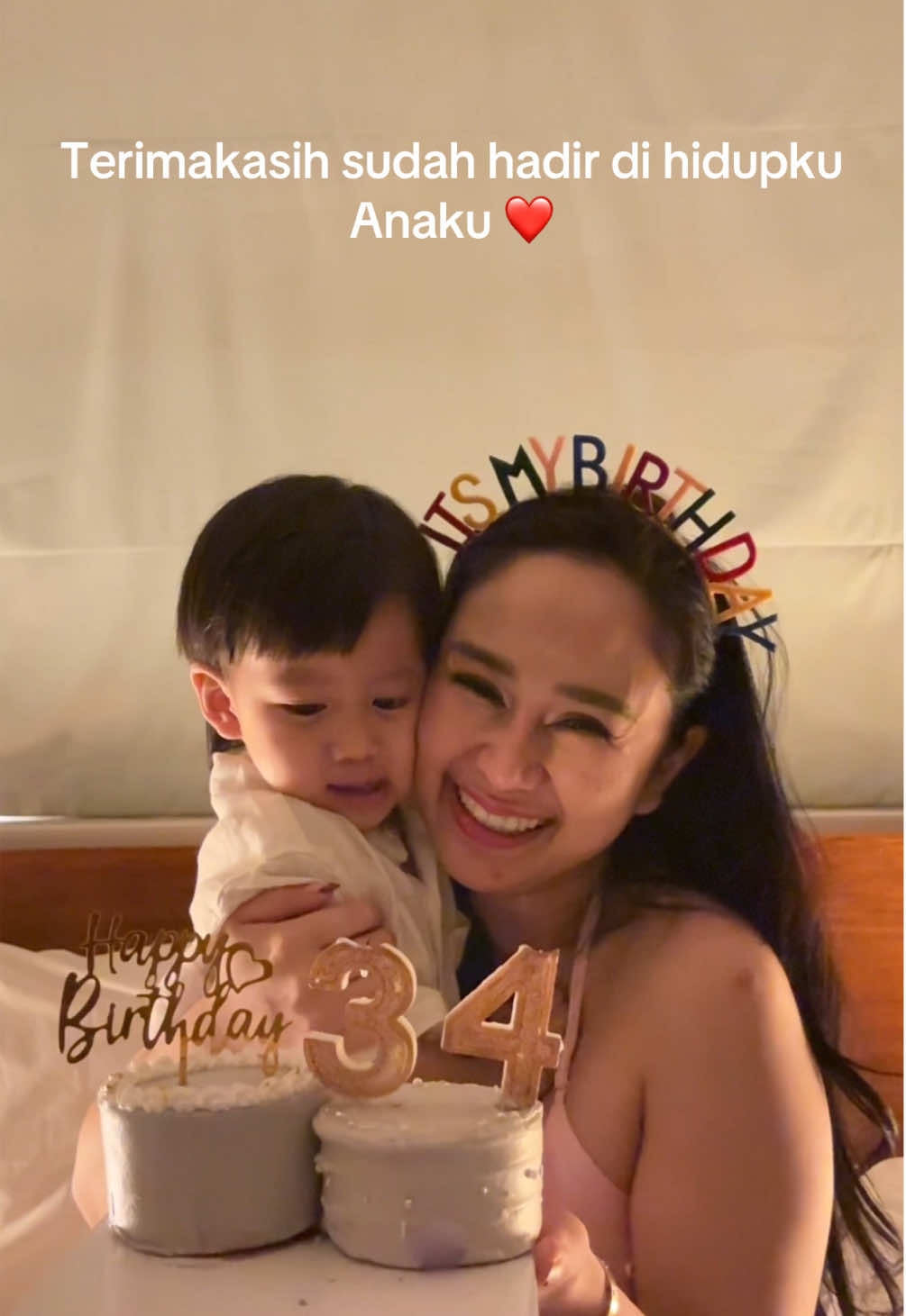 Happy birthday to me . Makasi udah hadir di hidupku ku jaden ❤️ i love you forever and ever