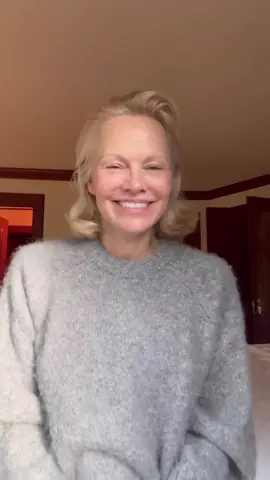 GREAT NEWS 💐 our 2x sold-out multi moisture cream is finally back in stock!  we’re so grateful for all your love 🤍 yours today on sonsieskin.com 💌  #sonsieskin #skincare #pamelaanderson #cleanbeauty #restock 