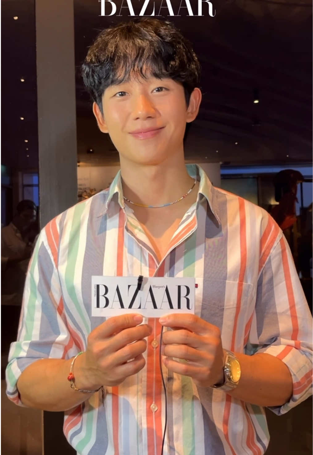 #BAZAARReports หนุ่มหล่อ ‘Jung Hae-In’ ส่งคำทักทายแฟนๆ ชาวบาซาร์ พร้อมพูดคุยอย่างเป็นกันเอง ในโอกาสที่บินลัดฟ้าเพื่อร่วมเฉลิมฉลอง The Hilfiger Resort ณ เกาะสมุยประเทศไทย  #JungHaeIn #TommyHilfiger #TheHilfigerResort #BAZAARThailand 