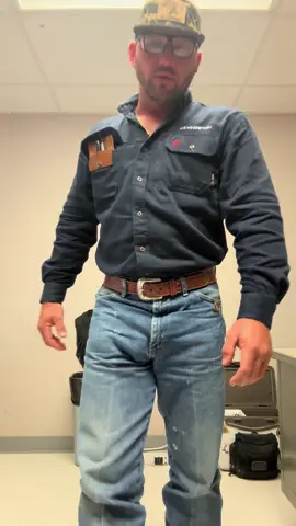 Hims so cute 🥰🤣 #husbandwife #giftideas #bluecollar #giftsforhim #keyholder 