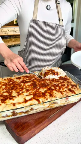 صينيه مكرونه بالباشميل علي طريقتي  وسر الباشميل السايح من غير اي تكتلات بتكنيك بسيط جدا❤️#ناديه_السيد #nadiaelsayed #مكرونه_بالباشميل #pasta #pastawithbashamelsauce 