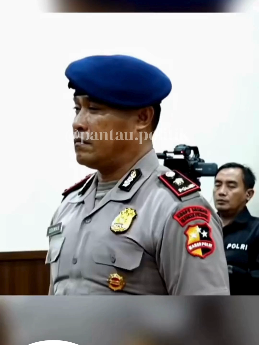 Sidang Komisi Kode Etik dan Profesi (KKEP) menjatuhkan putusan Pemberhentian Tidak Dengan Hormat (PTDH) terhadap personel Brimob yang merupakan Danyon Resimen 4 Korbrimob Polri Kompol Cosmas Kaju Gae,  Sebelumnya, driver ojol Affan Kurniawan meninggal dunia diduga usai terlindas rantis Brimob Polda Metro Jaya di Jakarta Pusat dalam demonstrasi yang berujung ricuh #Brimob #DriverOjol #AffanKurniawan #DPR #cut #prabowo #prabowosubianto #dprri #beritaterkini #beritahariini  #prabowosubianto #gibran  #indonesia #tiktokviral  #fyp #fy #politikindonesia #politiktok #rakyat  #demo #demonslayer #buruhpabrik #buruh #mahasiswa #ojol