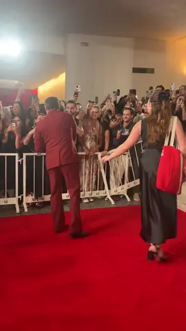 Jason Momoa and Oscar Isaac had a moment inside the Palazzo del Cinema before the screening 😂😂😂 #oscarisaac #jasonmomoa 