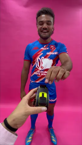 20cm challenge 🤠 #sportstiktok #paris #rugby 
