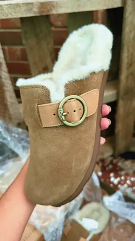 crazy bout these ariats actually #ariat #mules #western #westernfashion #westernstyle 