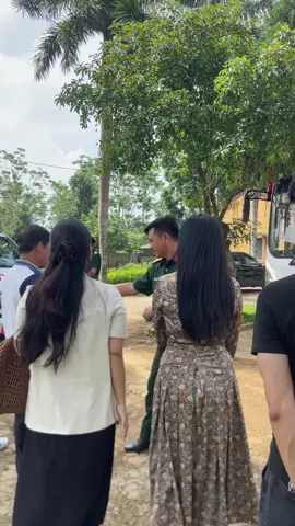 Bác Thanh chào tạm biệt mng trở về đơn vị. Tuy nhìn bác có vẻ nghiêm khắc nhưng thật sự bác rất cutii 🥰 #tcdt #a80 #xuhuong 
