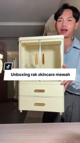 Lagi asik” unboxing rak skincare tiba-tiba dikagetkan sama beh 😭
