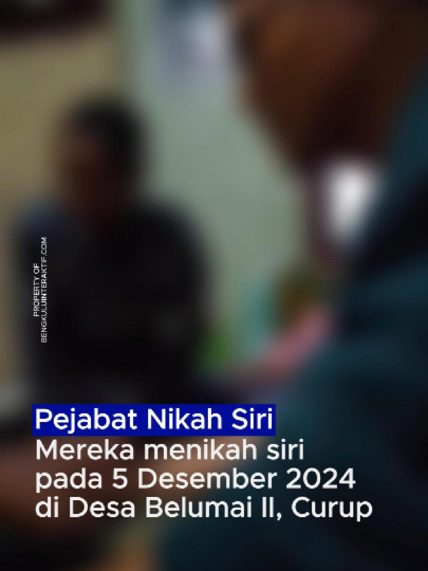AS diketahui seorang pejabat yang berposisi sebagai salah satu kepala dinas di Pemda Seluma sedangkan SH merupakan tenaga honorer di salah satu OPD Pemda Seluma. Keduanya menikah siri pada 5 Desember 2024 namun pernikahan itu cepat diketahui istri sah dari AS hingga akhirnya AS menceraikan SH secara sepihak. Belakangan SH mengaku tertipu dengan AS lantaran pernikahan tersebut ternyata hanya dijadikan modus untuk menghapus utang Rp 60 juta dengan SH. #nikahsiri #pejabat #seluma #teddyrahman #skandal #skandalpejabat