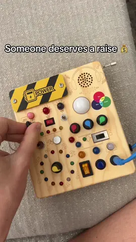 This busy board keeps my toddler entertained for so long, it’s perfect for a restaurant or on the go! #busyboard #toddlertoys #fyp