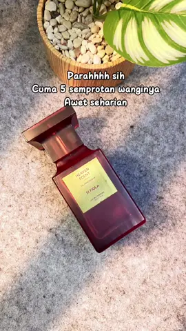 Parah sih cuma 5 semprotan awet seharian. Kn harus coba si fiola ini ya #heaventscent #parfumcewek #parfumlokal #parfumereccomended 