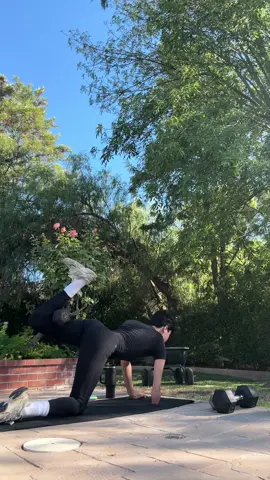 🖤@Fabletics @New Balance @SKIMS 